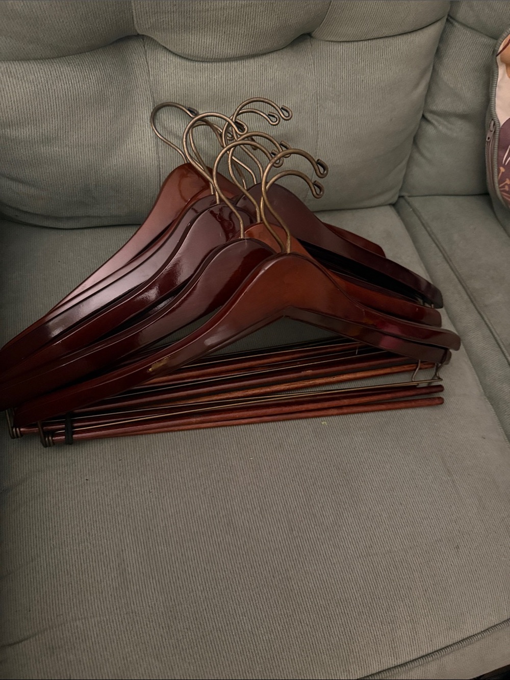 11 Wooden Suit Hangers - highly sought after department store Marshall Field’s - Picture 3 of 3